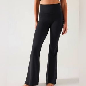 🖤Athleta Salutation Stash Flare Pant - Small TALL